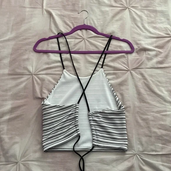 White and black crop top - Picture 2 of 2